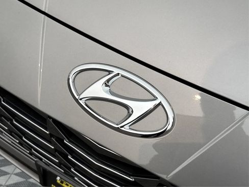 Used 2021 Hyundai Elantra SEL w/ Convenience + Premium Package FWD image 30