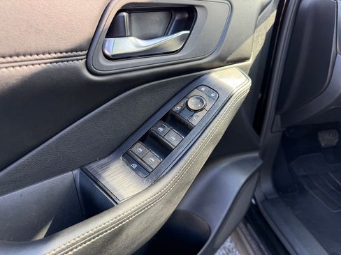 Used 2024 Nissan Rogue SV w/ SV Premium Package image 13