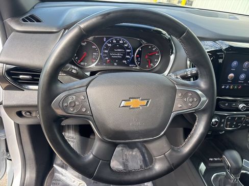 Used 2023 Chevrolet Traverse High Country FWD image 16