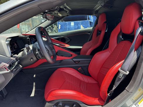 Used 2024 Chevrolet Corvette Stingray Preferred Cpe w/ Z51 Performance Package RWD image 16