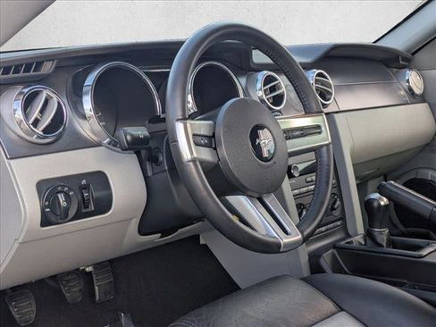 Used 2009 Ford Mustang GT Premium image 10