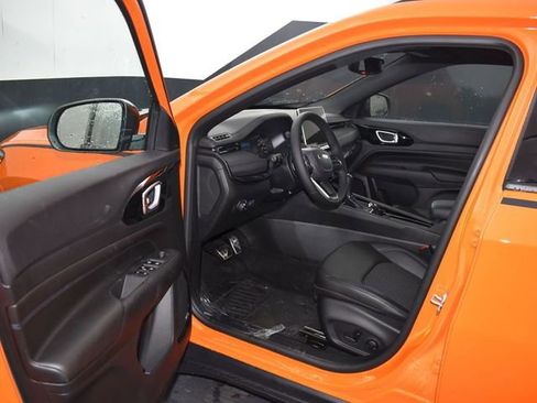 New 2026 Jeep Compass Latitude w/ Sun and Sound Group AWD/4WD image 12