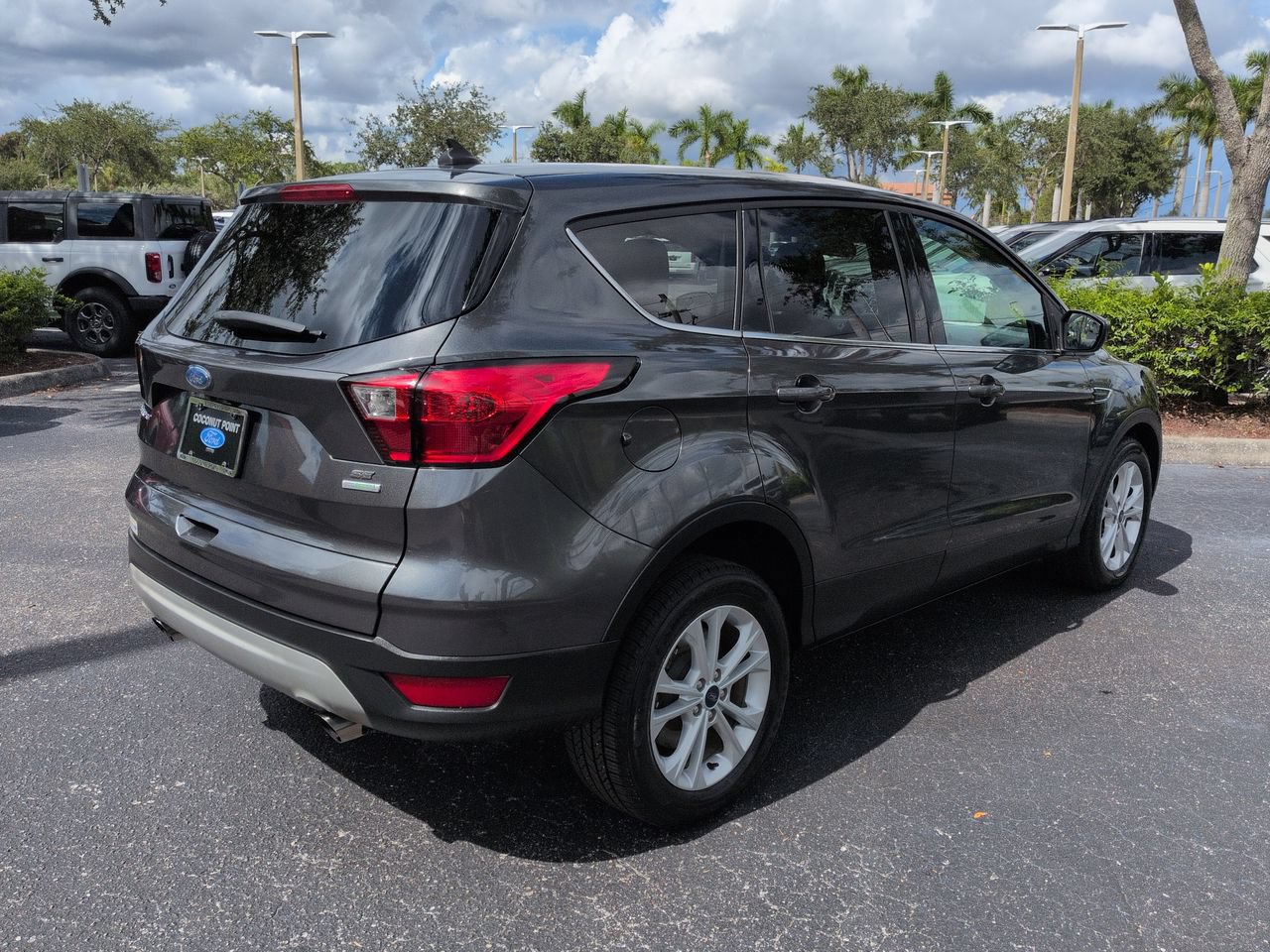 Used 2019 Ford Escape SE FWD image 4