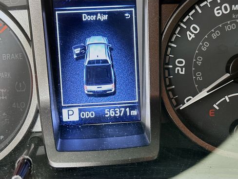 Used 2021 Toyota Tacoma TRD Sport w/ TRD Premium Sport Package image 19