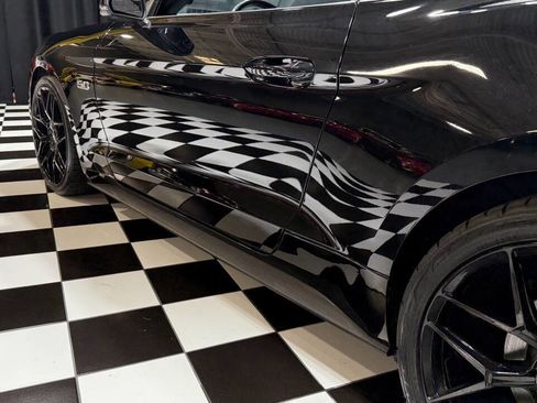 Used 2017 Ford Mustang GT Premium image 19