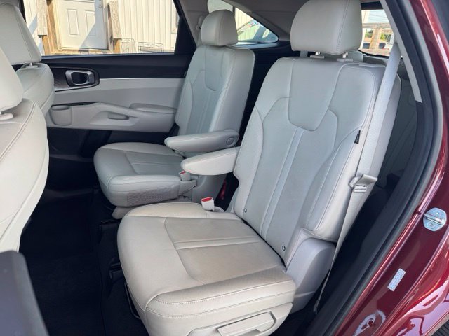 Used 2025 Kia Sorento EX w/ Panoramic Sunroof Package FWD image 22
