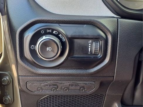 Used 2025 Jeep Wrangler Unlimited Sport AWD/4WD image 14