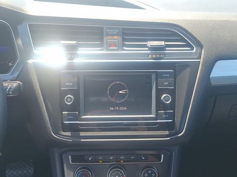 Used 2022 Volkswagen Tiguan S FWD image 13