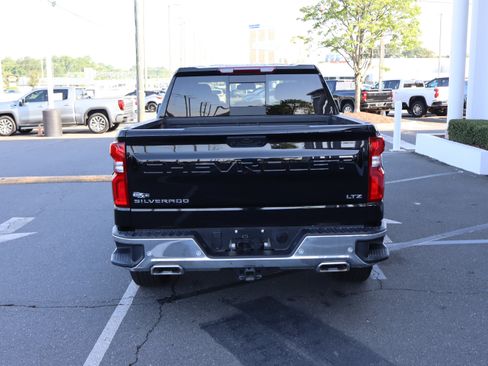 Used 2025 Chevrolet Silverado 1500 LTZ w/ LTZ Convenience Package II AWD/4WD image 9