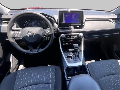 Used 2025 Toyota RAV4 XLE FWD image 15