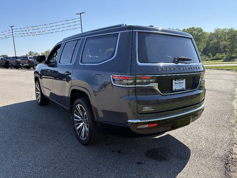 Used 2023 Jeep Grand Wagoneer Series III AWD/4WD image 3