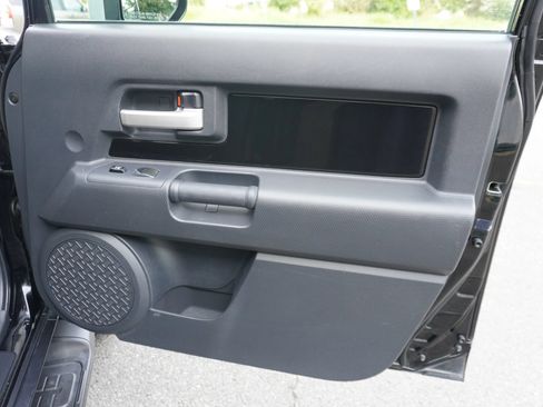 Used 2010 Toyota FJ Cruiser 4WD image 17
