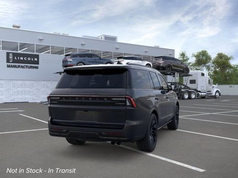 New 2026 Lincoln Navigator Reserve AWD/4WD image 8