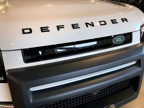Used 2023 Land Rover Defender 110 S image 6