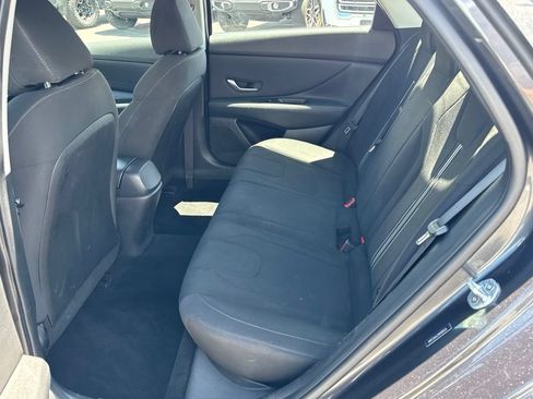 Used 2022 Hyundai Elantra SEL w/ Convenience Package FWD image 17