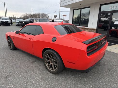 Used 2017 Dodge Challenger SRT Hellcat image 6