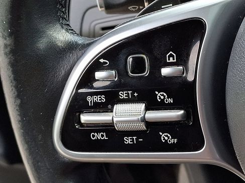 Used 2020 Mercedes-Benz GLC 300 w/ Premium Package image 21