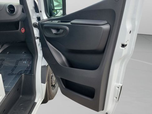 New 2026 Mercedes-Benz Sprinter 2500 image 17