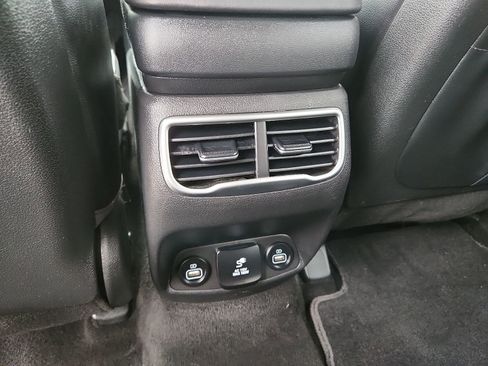 Used 2023 Hyundai Santa Fe Limited AWD/4WD image 12