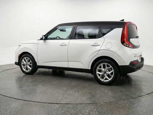 Used 2025 Kia Soul LX w/ LX Technology Package FWD image 6