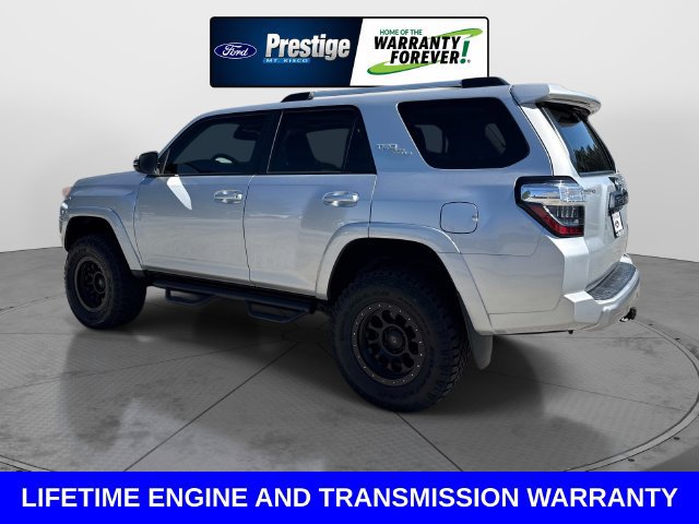 Used 2018 Toyota 4Runner TRD Off-Road Premium AWD/4WD image 6