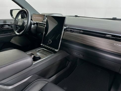 Used 2025 GMC Sierra EV Denali image 36