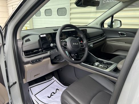 New 2026 Kia Carnival EX image 10