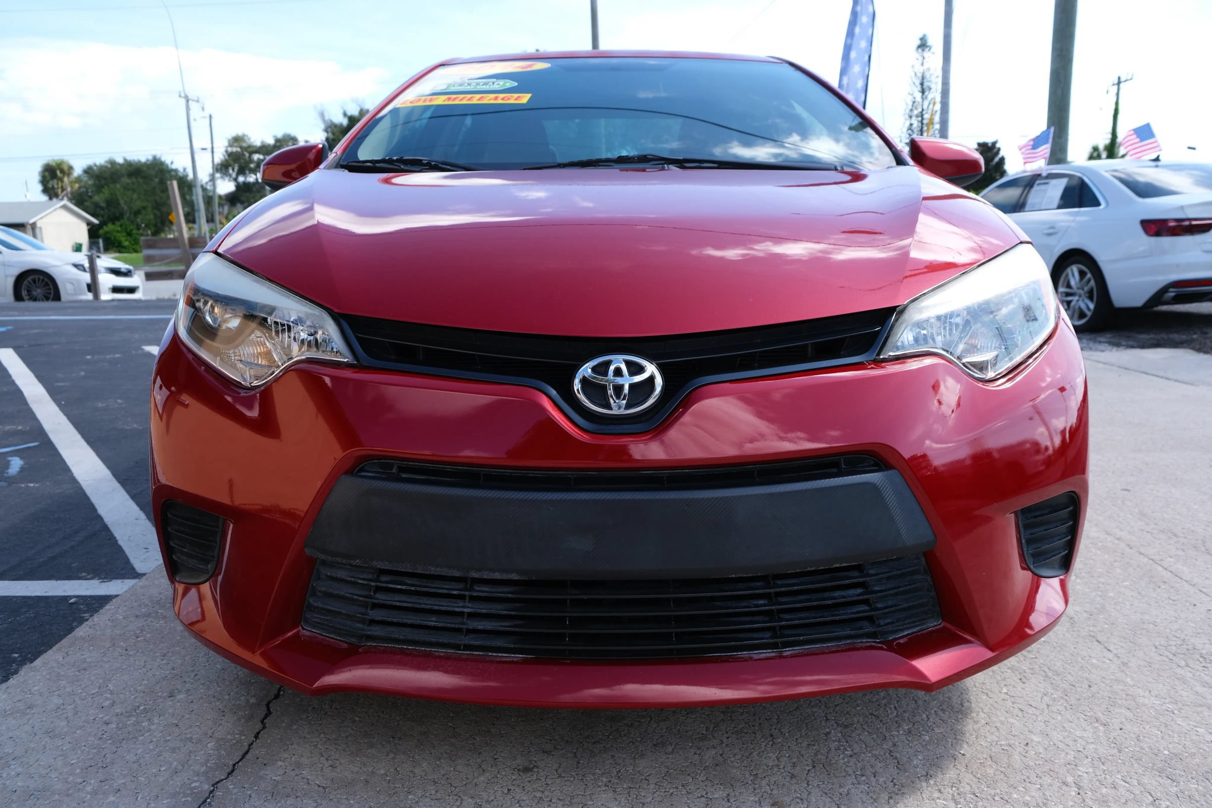 Used 2014 Toyota Corolla LE FWD image 2
