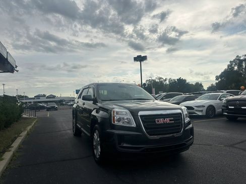 Used 2017 GMC Terrain SLE AWD/4WD image 3