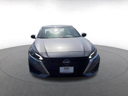 Used 2025 Nissan Altima 2.5 SV FWD image 4