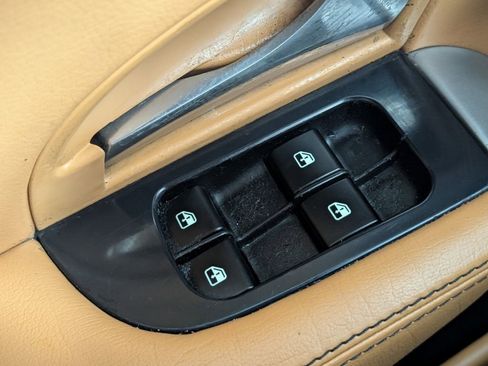 Used 2014 Maserati GranTurismo Sport image 19