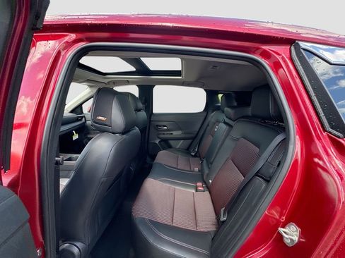 Used 2025 Nissan Kicks SR w/ SR Premium Package image 21