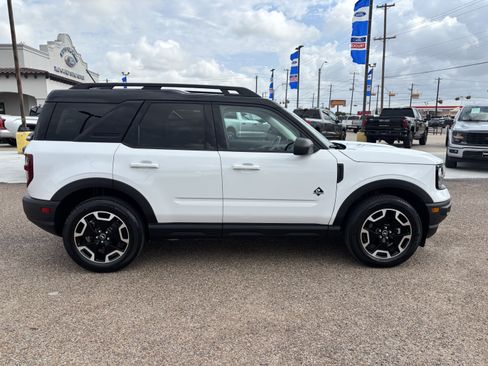 Certified 2024 Ford Bronco Sport Outer Banks w/ Tech Package AWD/4WD image 4