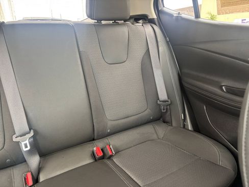 Used 2025 Buick Encore GX Preferred image 36