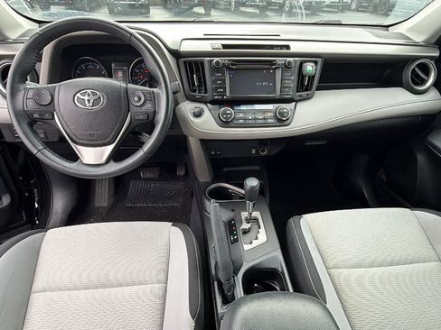Used 2018 Toyota RAV4 XLE image 18