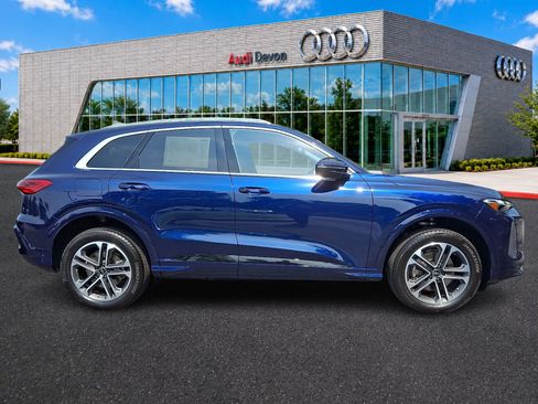 Certified 2025 Audi Q5 Premium w/ Convenience Package AWD/4WD image 7