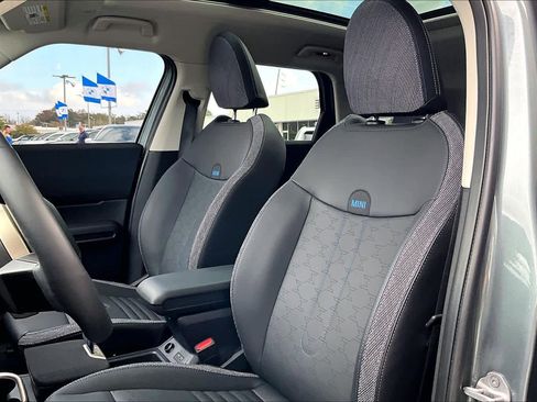 Used 2025 MINI Cooper Countryman S w/ Comfort Package Max image 7