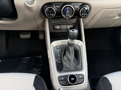 New 2026 Hyundai Venue SEL image 24