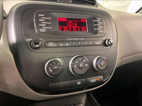 Used 2015 Kia Soul + FWD image 7