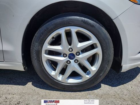 Used 2016 Ford Fusion SE w/ Equipment Group 202A FWD image 5
