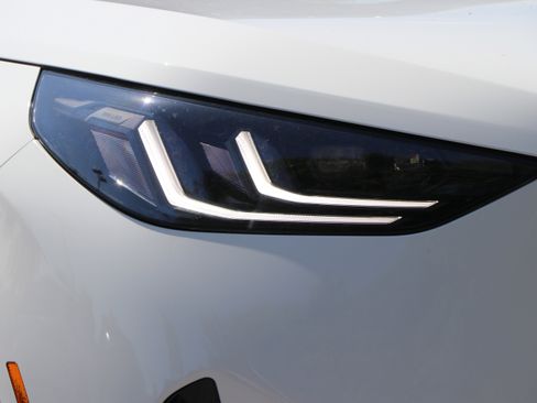 Used 2025 BMW X3 xDrive30i w/ Premium Package image 5