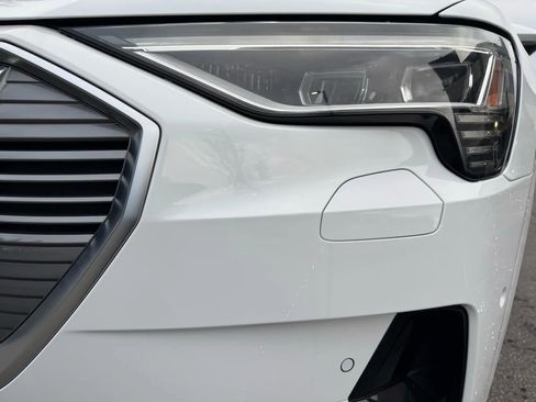 Used 2021 Audi e-tron Premium Plus w/ Premium Plus Package image 14