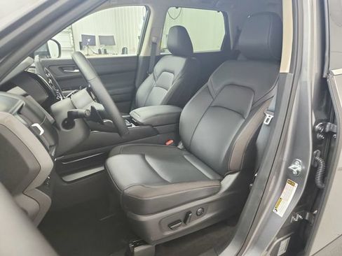 Used 2025 Nissan Pathfinder SL AWD/4WD image 19