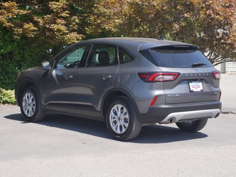 Certified 2025 Ford Escape Active AWD/4WD image 18