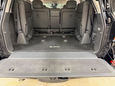 Used 2010 Lexus LX 570 4WD image 24