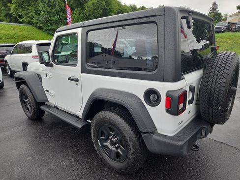 Used 2024 Jeep Wrangler Sport AWD/4WD image 6