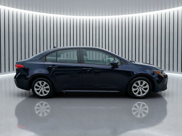 Used 2025 Toyota Corolla LE FWD image 3