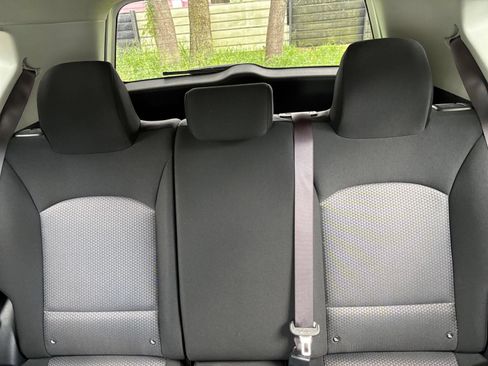 Used 2025 Kia Soul LX w/ LX Technology Package FWD image 36