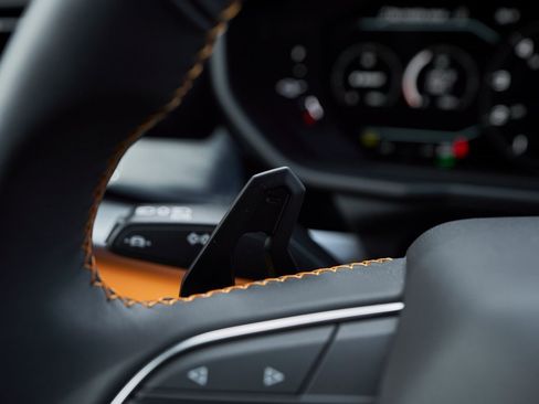 Used 2025 Lamborghini Urus SE image 54