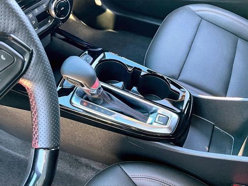 Used 2025 Chevrolet Trax RS w/ Driver Confidence Package image 14